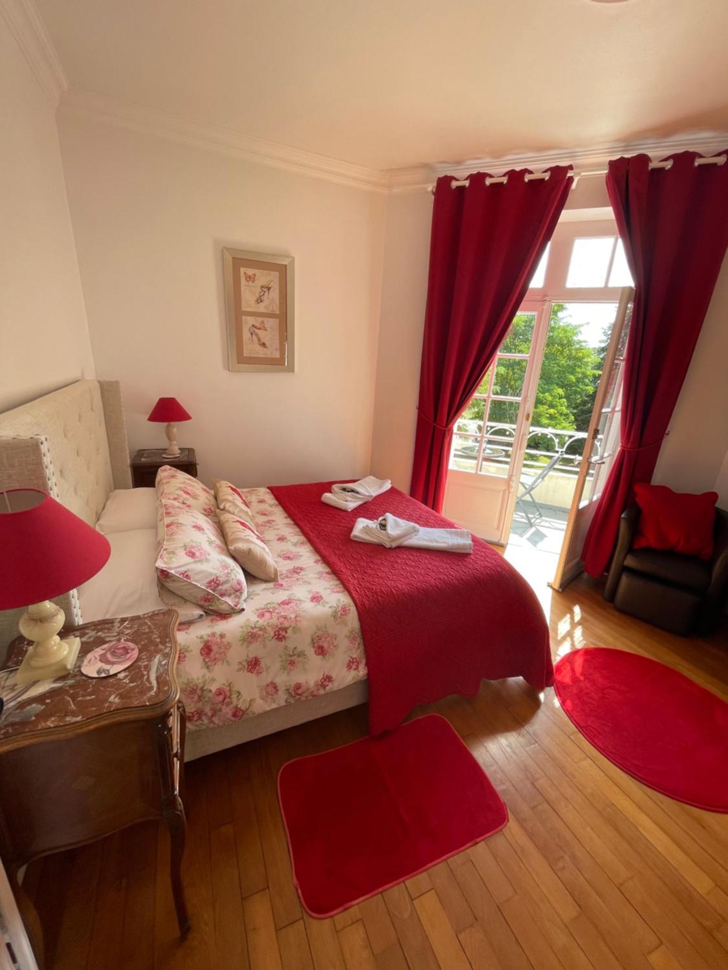 Vue Du Chateau D'Excideuil En Chambres Exteriör bild
