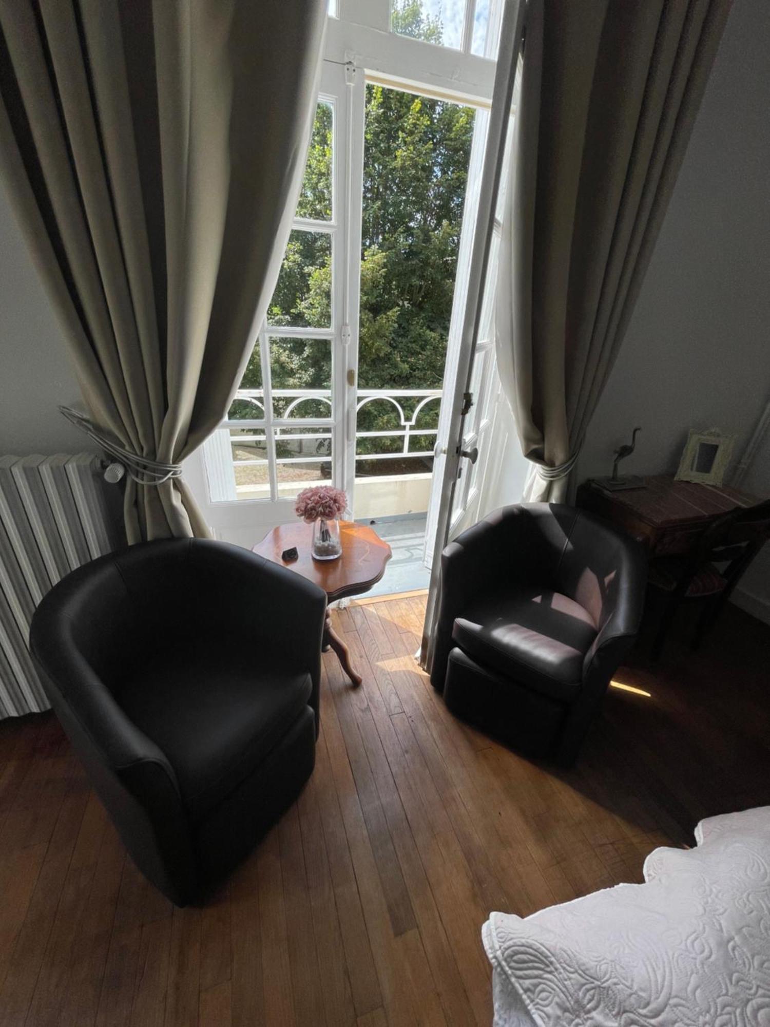 Vue Du Chateau D'Excideuil En Chambres Exteriör bild