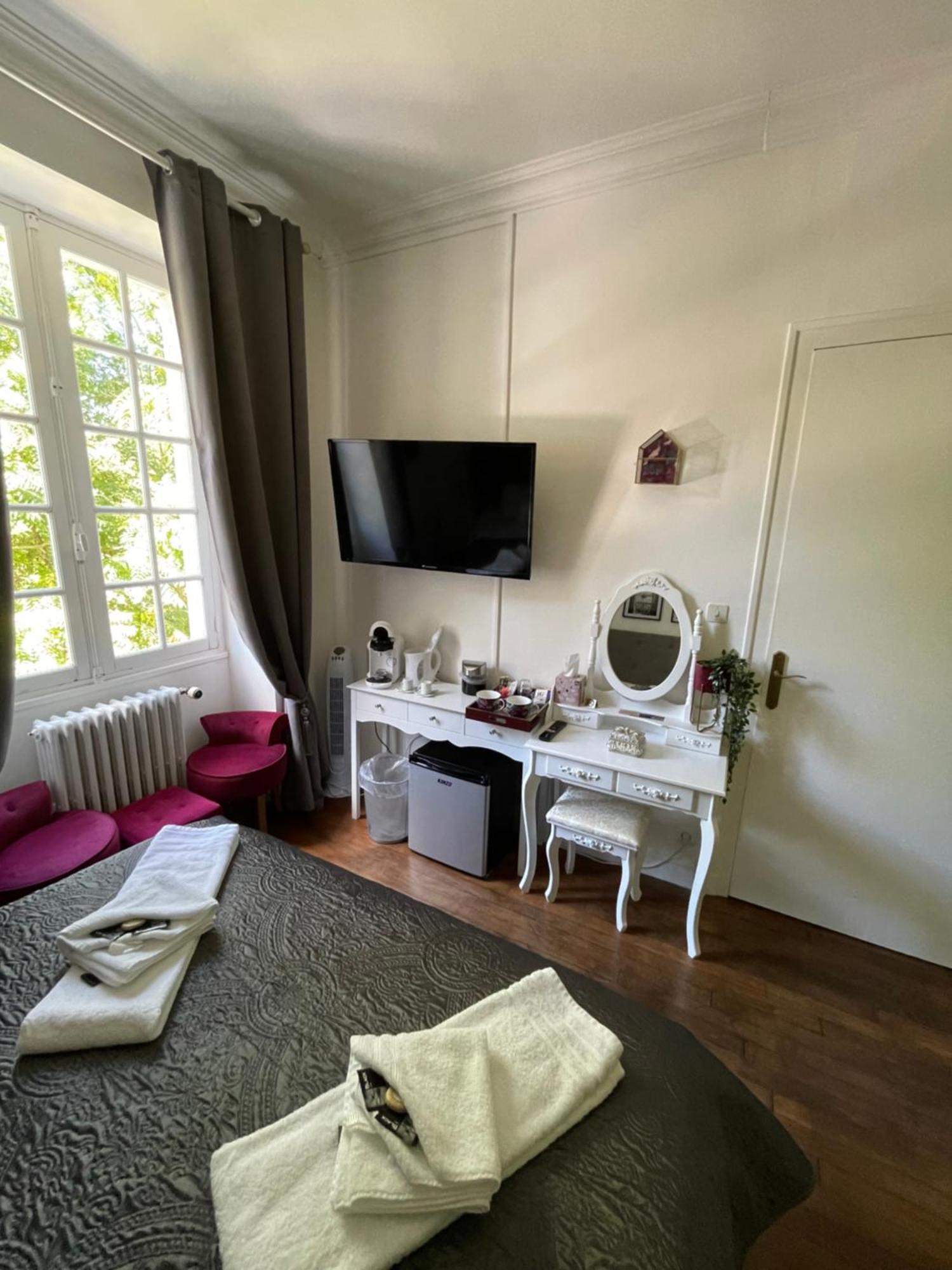 Vue Du Chateau D'Excideuil En Chambres Exteriör bild