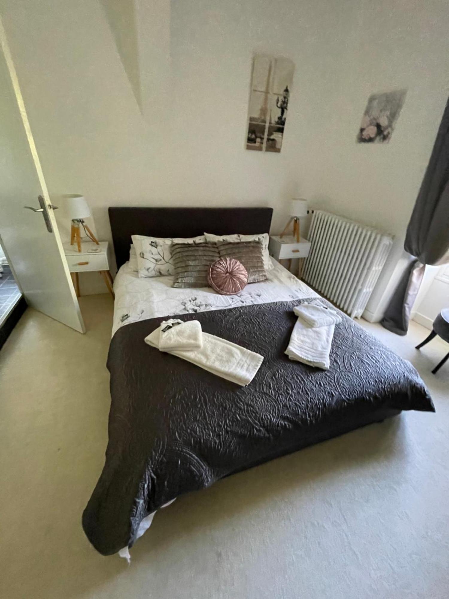 Vue Du Chateau D'Excideuil En Chambres Exteriör bild