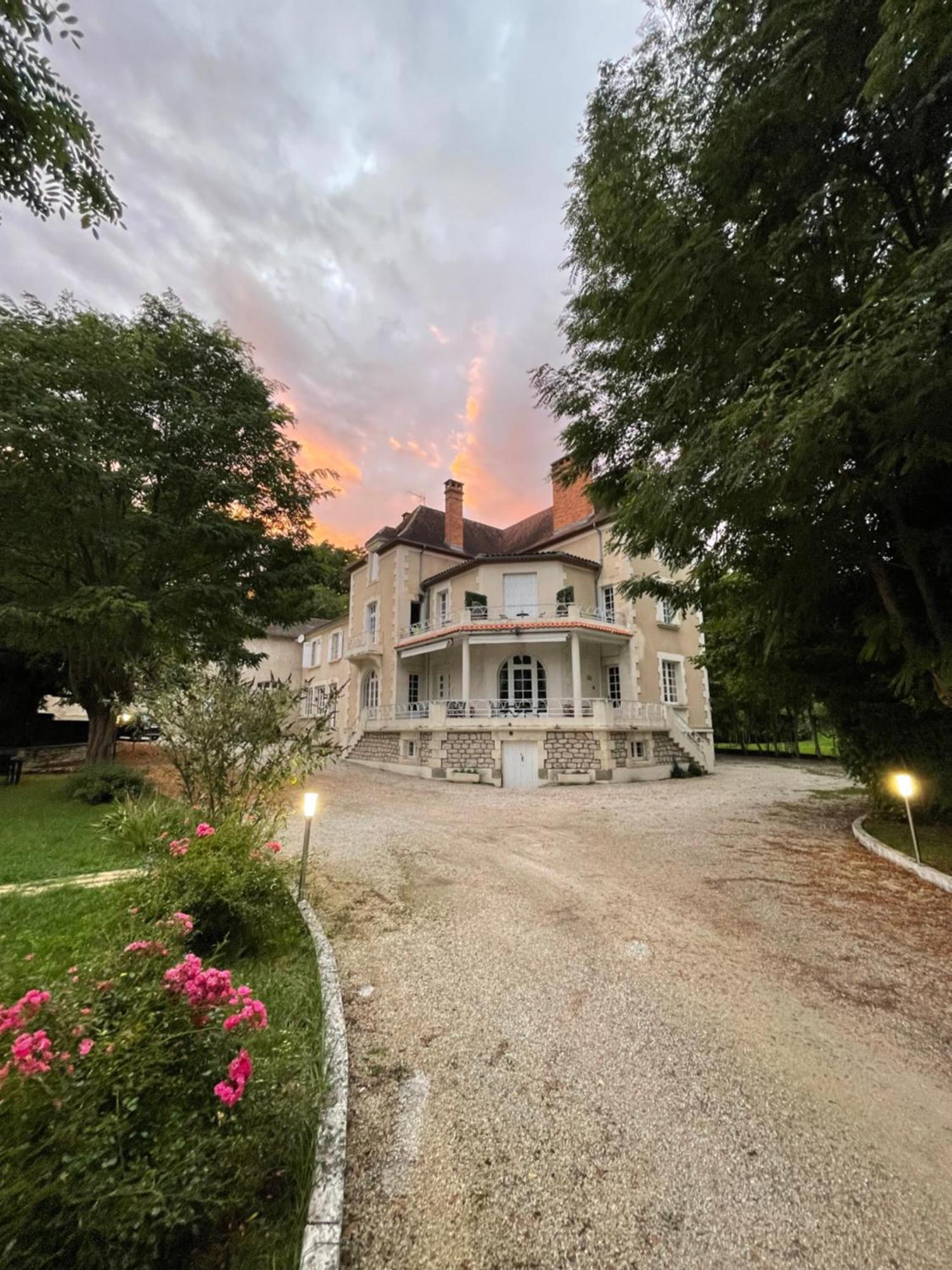 Vue Du Chateau D'Excideuil En Chambres Exteriör bild